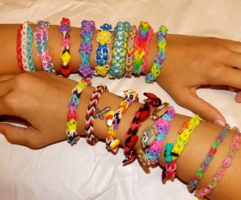 DIY-Bracelet-Charm-DIY-Rainbow-Loom-Band.jpg